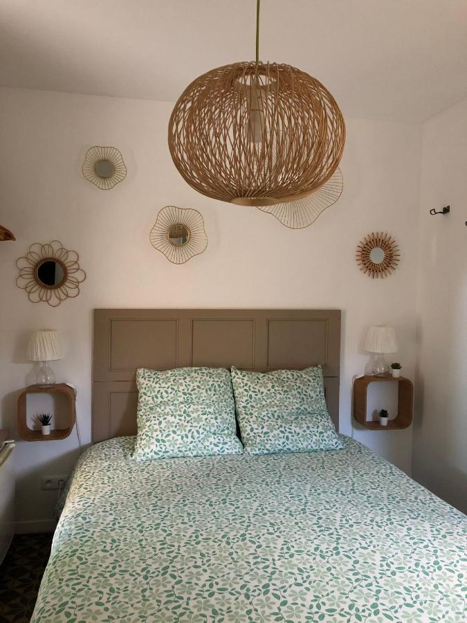 Le Bourguet Bed and Breakfast Solliès-Pont Exteriör bild