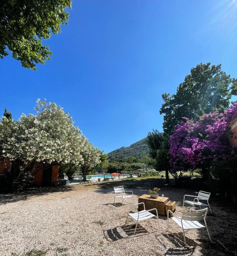 Le Bourguet Bed and Breakfast Solliès-Pont Exteriör bild