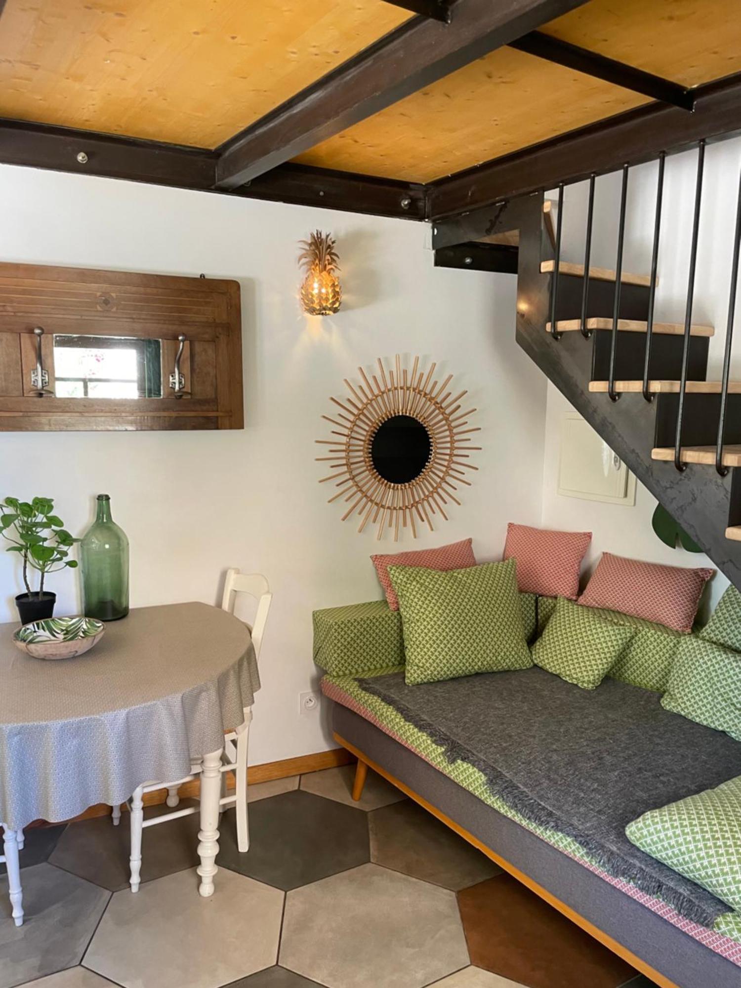 Le Bourguet Bed and Breakfast Solliès-Pont Exteriör bild